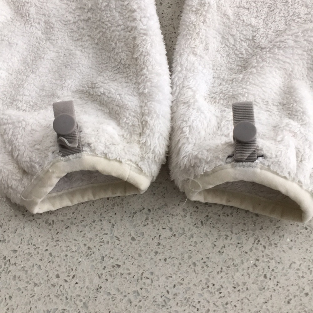 North Face white fleece jacket - Picture 6 of 6
